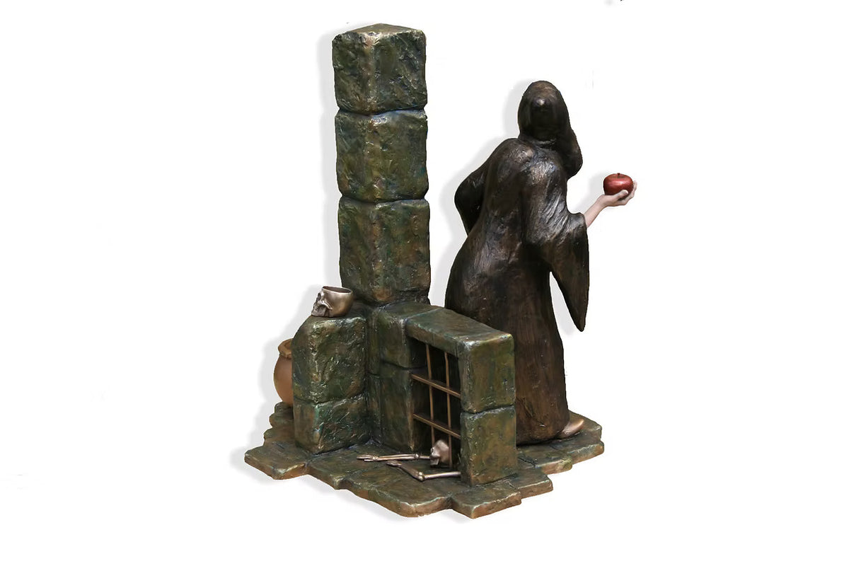 Evil Queen — The Hag Bronze by Michael Maiden — photograph 5
